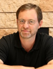 Yakir  Paz